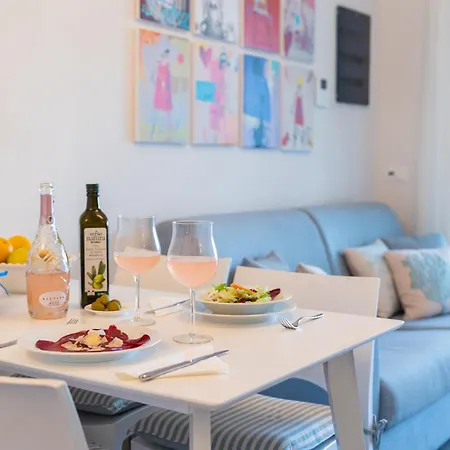 Perla Abernathy - With Garden & Swimming Pool On Liguria West Coast * Boissano