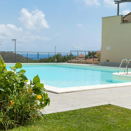 Lägenhet Perla Abernathy - With Garden & Swimming Pool On Liguria West Coast *