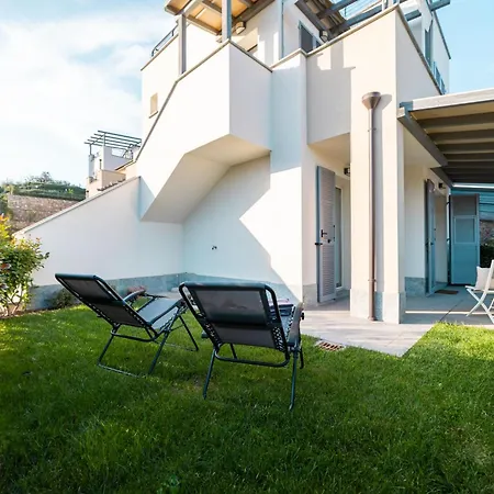 Appartamento Perla Abernathy - With Garden & Swimming Pool On Liguria West Coast