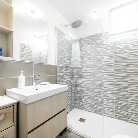 Perla Abernathy - With Garden & Swimming Pool On Liguria West Coast Appartement