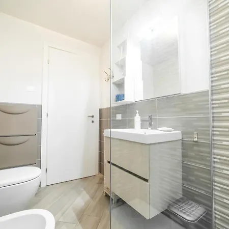 Perla Abernathy - With Garden & Swimming Pool On Liguria West Coast Appartement *