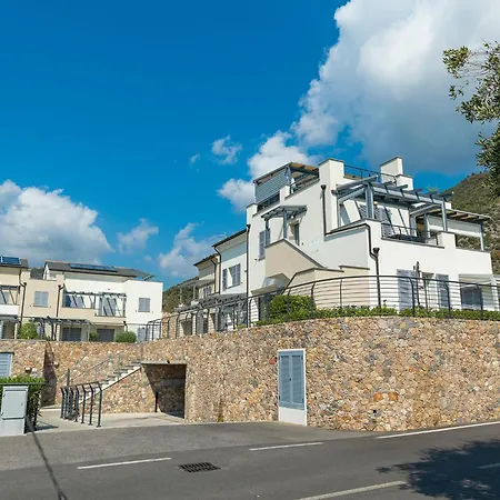 Perla Abernathy - With Garden & Swimming Pool On Liguria West Coast * Boissano
