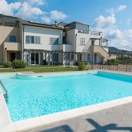 Appartamento Perla Abernathy - With Garden & Swimming Pool On Liguria West Coast