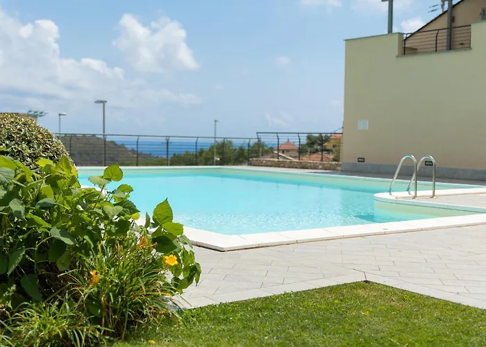 Appartement Perla Abernathy - With Garden & Swimming Pool On Liguria West Coast *