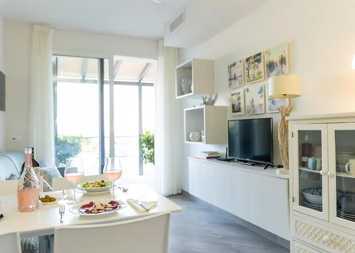 Perla Abernathy - With Garden & Swimming Pool On Liguria West Coast Appartement *