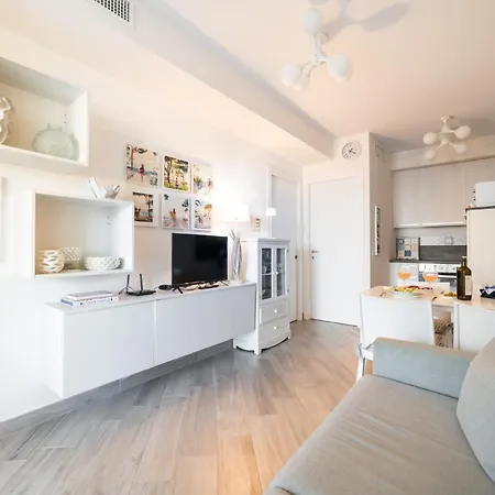 Perla Abernathy - With Garden & Swimming Pool On Liguria West Coast