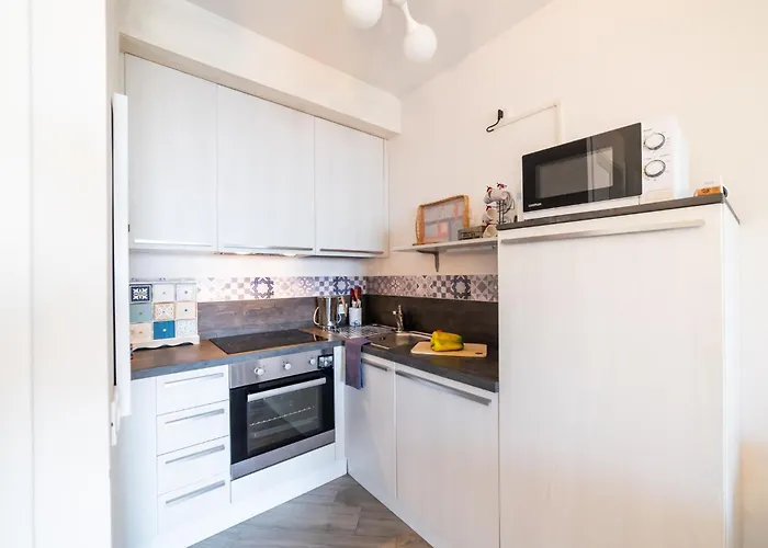 Perla Abernathy - With Garden & Swimming Pool On Liguria West Coast Lägenhet