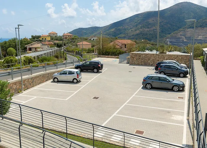 Perla Abernathy - With Garden & Swimming Pool On Liguria West Coast *